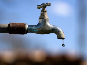 Consumidor que ficou sem água por sete dias recebe indenização